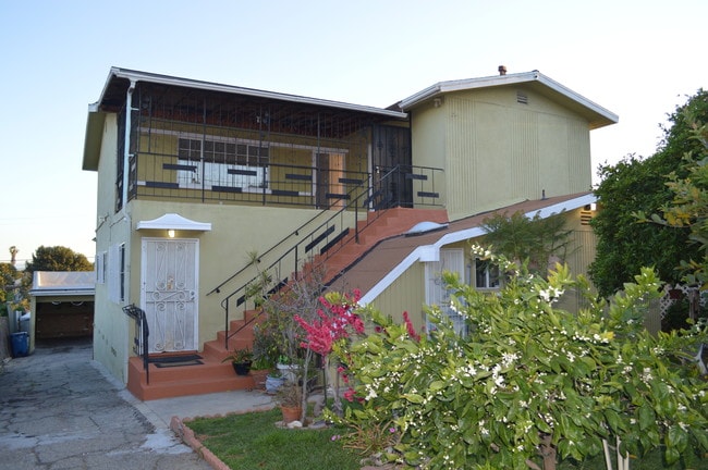 Unit for rent is on top - 4418 W 64th St Unit Top #3