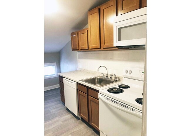 Building Photo - 3300 Jefferson Ave Unit 3300-16