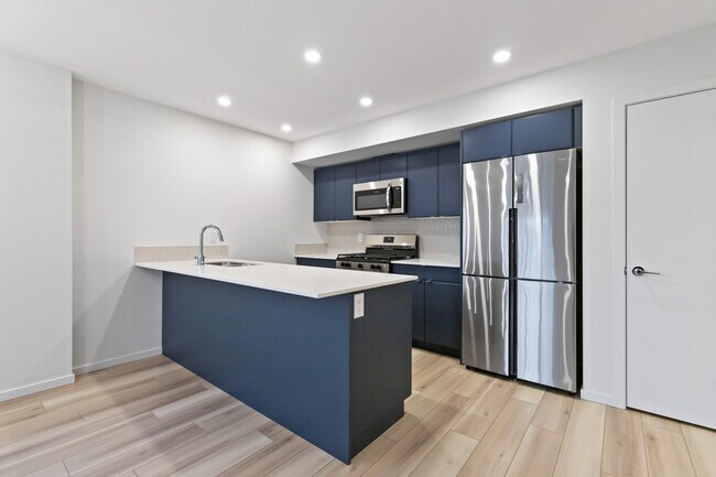 Photo - 11440-11487 87 St NW Unit Main 3