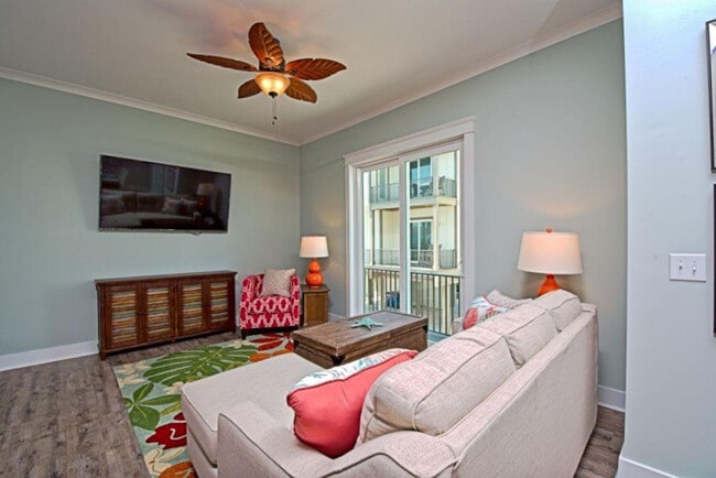 Building Photo - 1932 W Beach Blvd Rental
