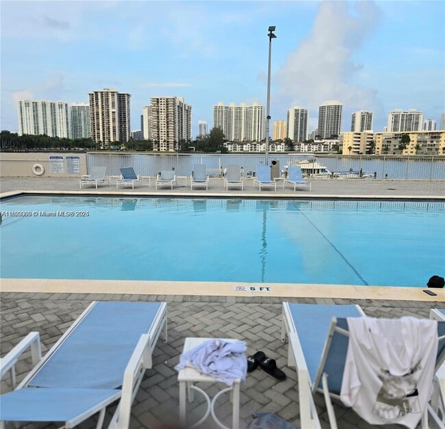 Building Photo - 18071 Biscayne Blvd Unit 302