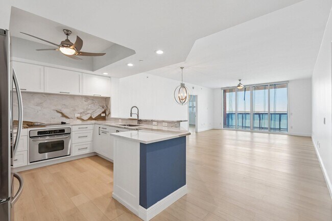 2650 Lake Shore Dr Unit 1202