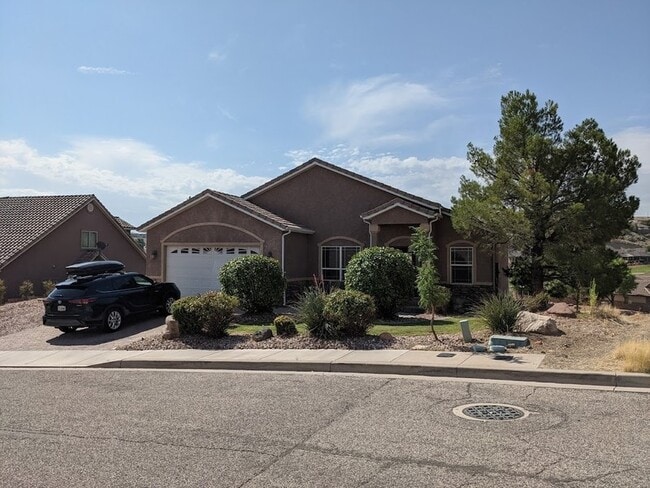 Building Photo - 695 Crystal Dr