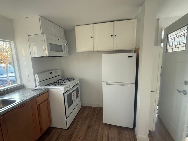 Photo - 29 E 2nd Ave Apartamentos