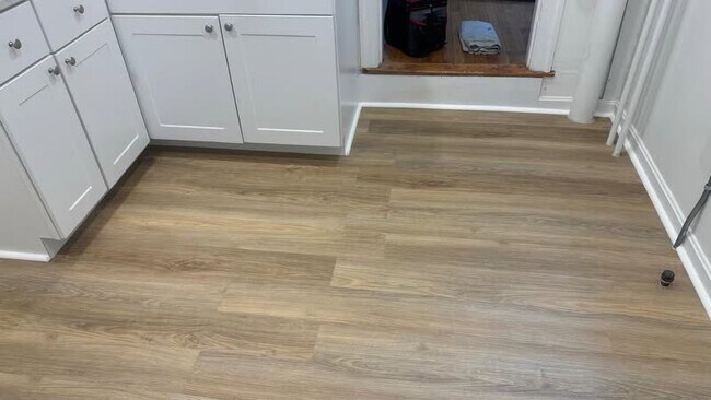 24 Oak Knls