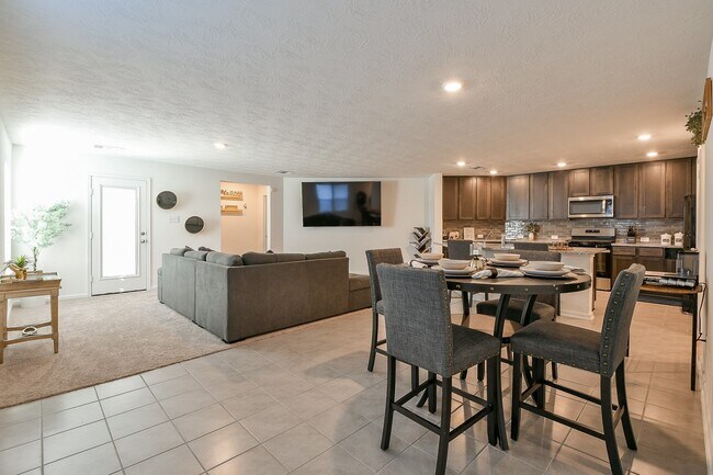 Photo - 6223 Topaz Pnes Trl