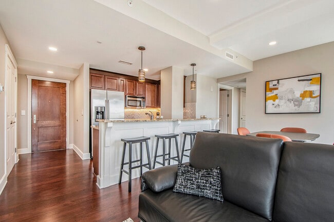27 Library St NE Unit 602