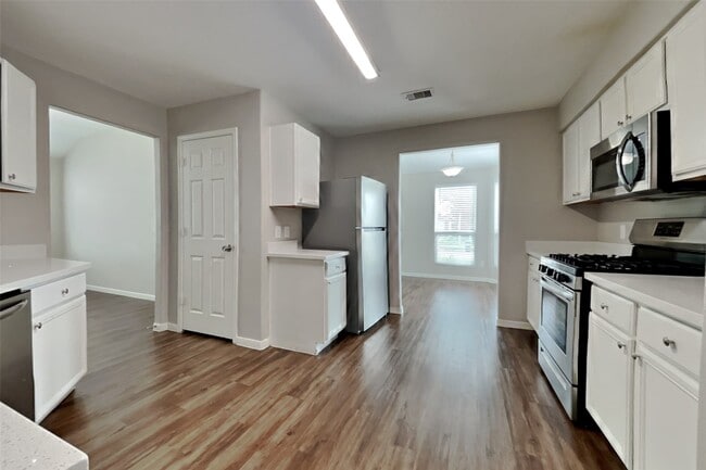 Photo - 16716 Foursquare Dr