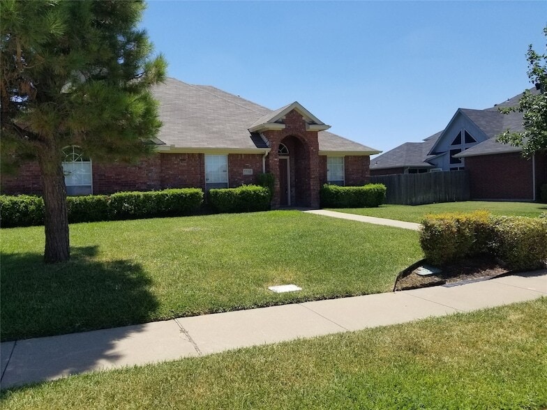 5598 Carrington Dr
