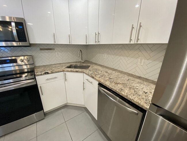 Photo - 25-90-90 Steinway St Unit 2F
