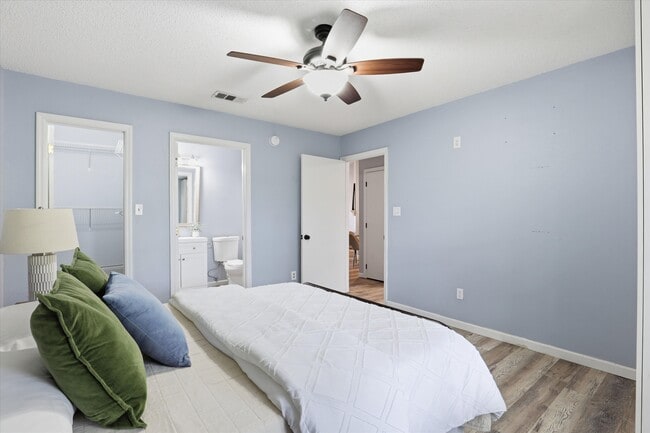 Photo - Gulfwind N