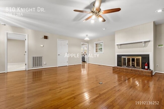 Photo - 810 Knight Dr