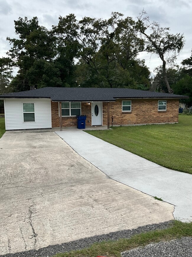 Photo - 512 Quail Ln