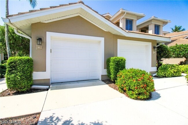 Building Photo - 817 Carrick Bend Cir Unit 101