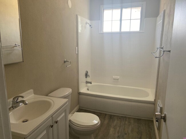 Photo - 701 Mcclean Ave