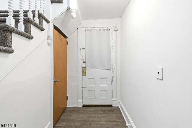 Photo - 104 Maple Ave