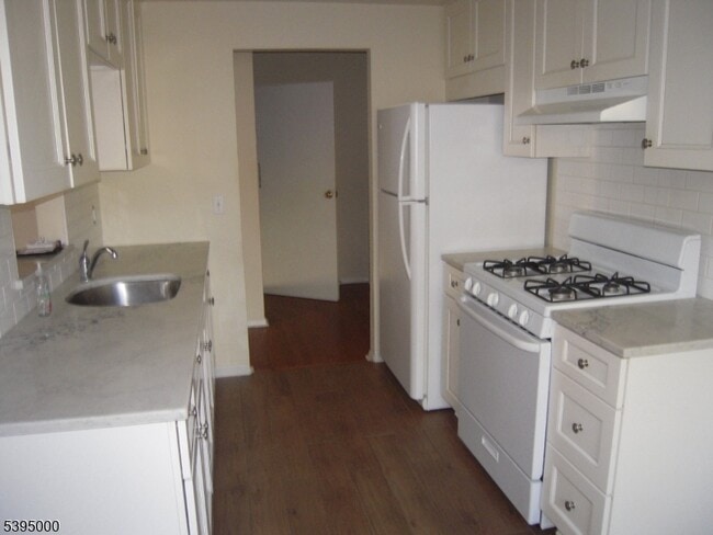 Photo - 31 Spring Ave