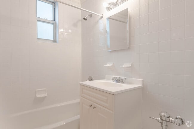 BATHROOM 1BR