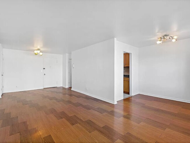 Photo - 2650 Ocean Pkwy