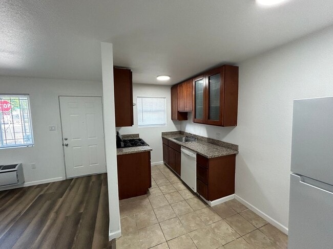 Photo - 600 Las Palmas Ave