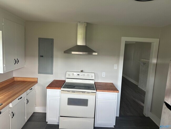 Photo - 624 Austin Dr NW