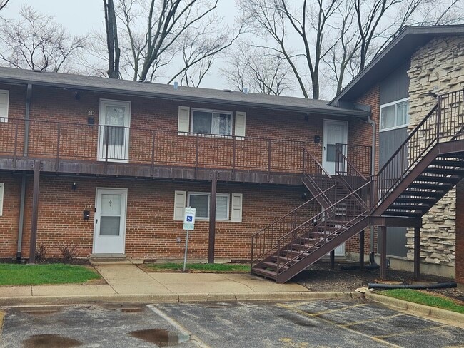 Building Photo - 1910 W Hatherleigh Ct Unit 2E