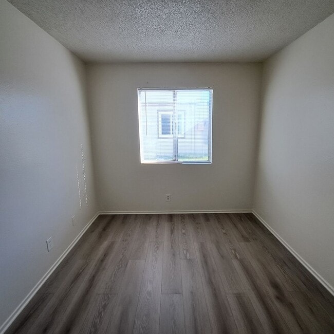 Photo - 156 Judy Ln Unit B