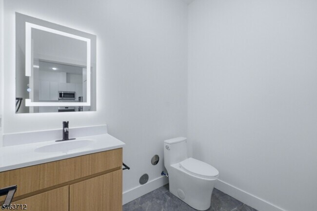 420 River Dr Unit 213