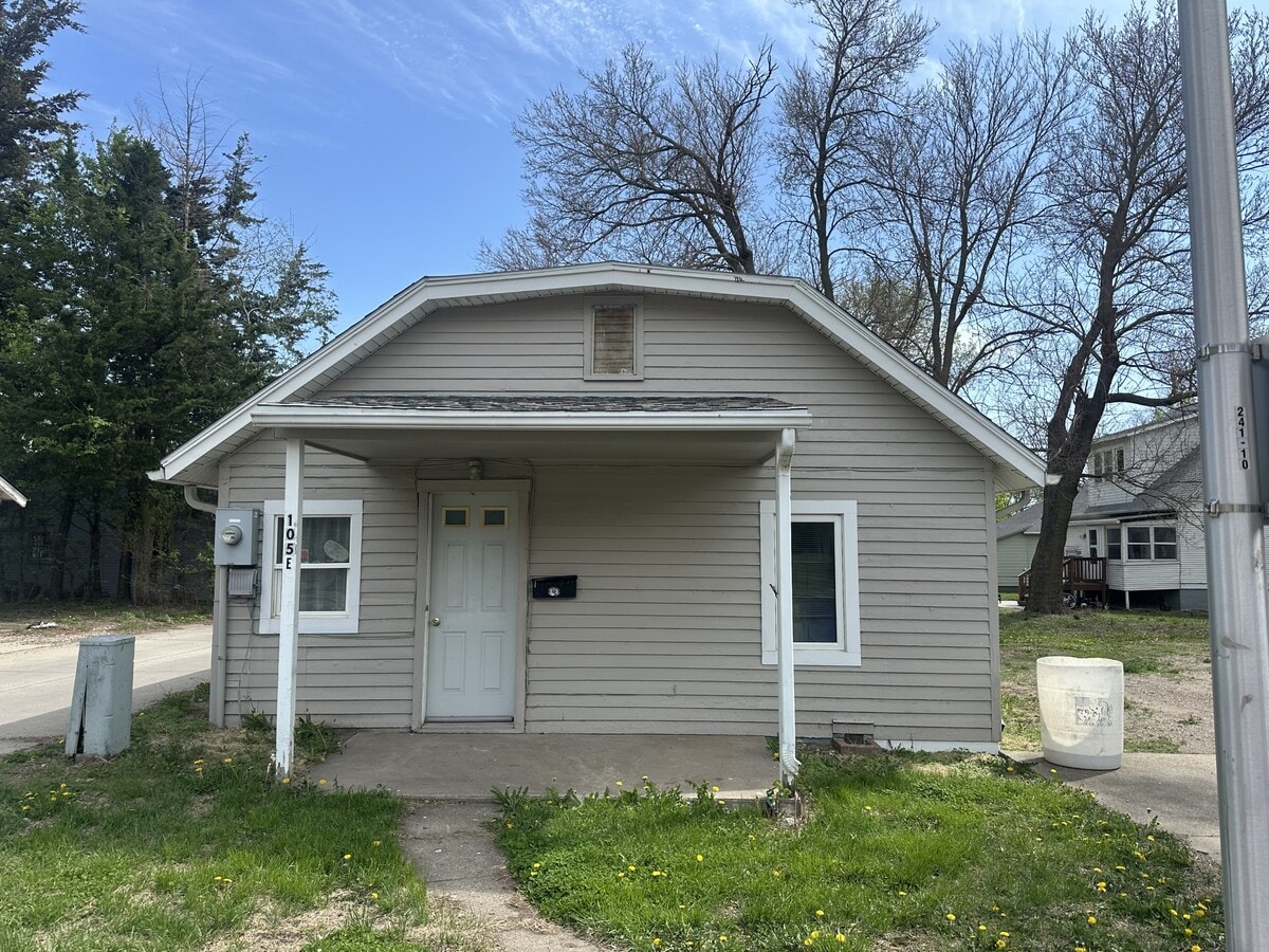 Photo - 105 E Dartmouth St