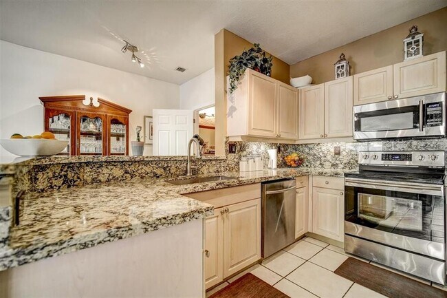 Photo - 10280 SW 18th St