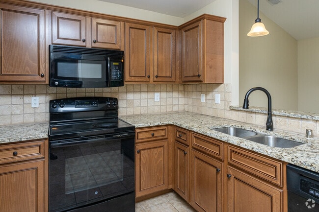 1BR, 1BA - 850 SF - Kitchen - Overbrook Apartments Unit 507-303
