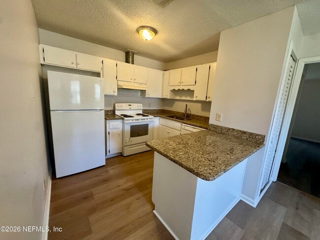 Photo - 8846 Cavender Dr