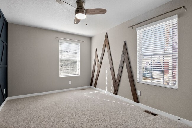 Photo - 1986 Shadow Creek Dr