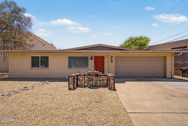 29 E Foothill Dr