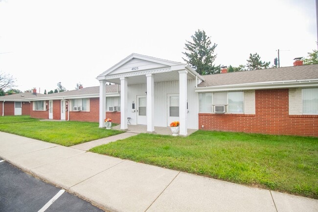 Building Photo - 4825 Hill Ave Unit 30