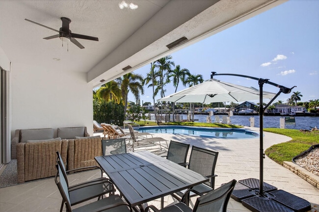 Photo - 513 S Riverside Dr