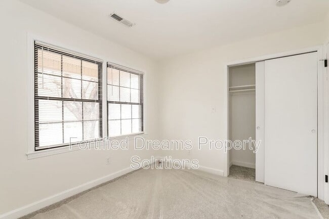 Photo - 2732 Knob Hill Dr