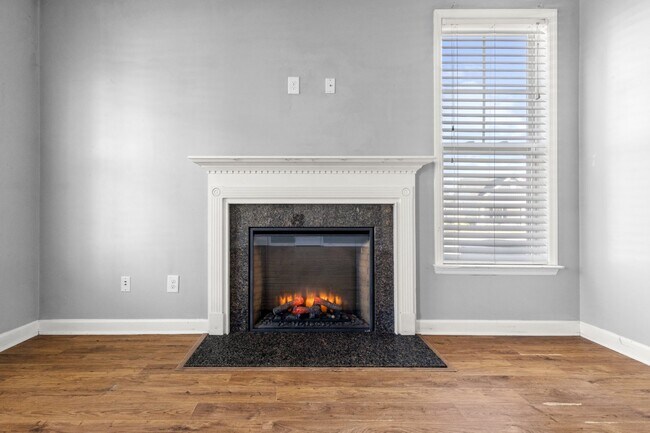 Photo - Towne Pointe