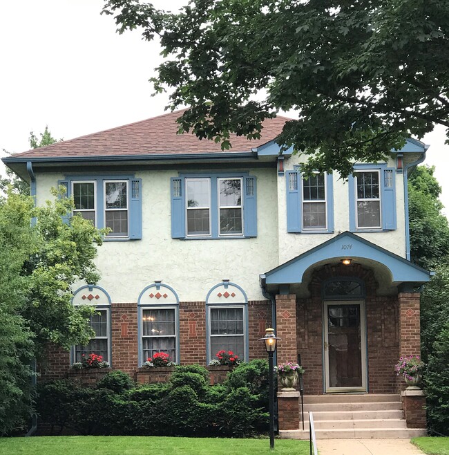 Exterior frontal - 1074 Goodrich Ave Casa Adosada