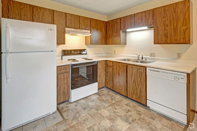 Brighton Woods Apartments - Kitchen - Brighton Woods Rental