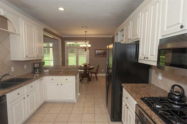 Building Photo - 110 Evergreen Ct Rental