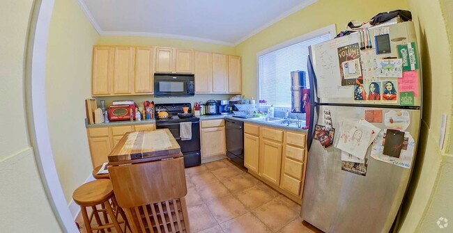 Building Photo - 728 Poyntz Ave Unit #1 Rental