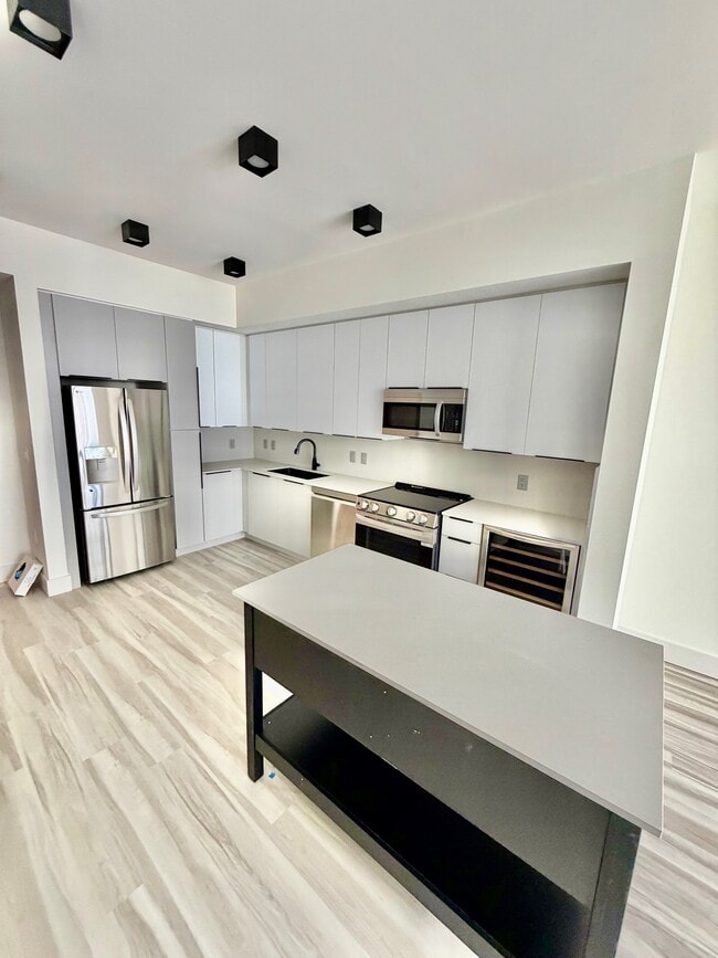 Photo - 18631 NE 25th Pl Unidad 601