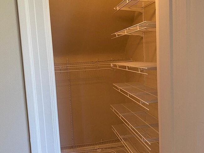 Photo - 225 Roosevelt Way