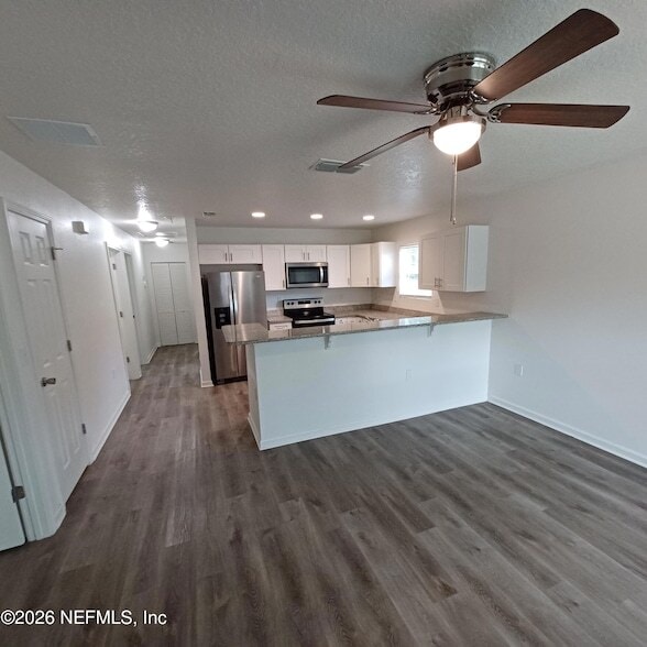 Photo - 956 W 9th St