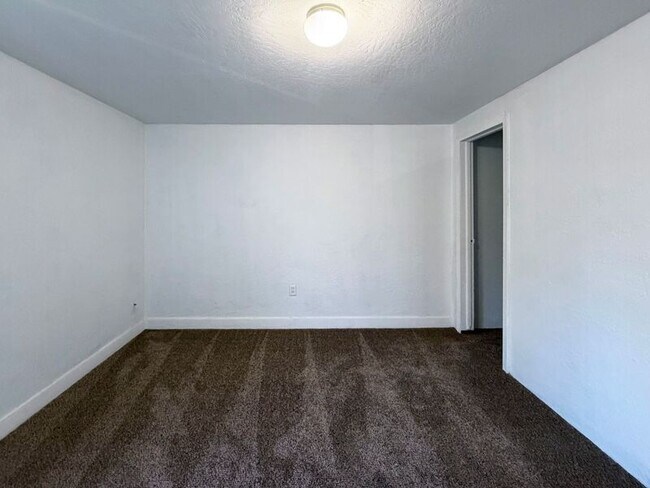 Photo - 3511 Willamette St Unit Front