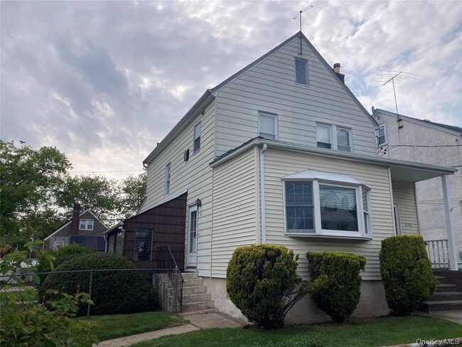 Building Photo - 513 Marcellus Rd Unit 1st Fl