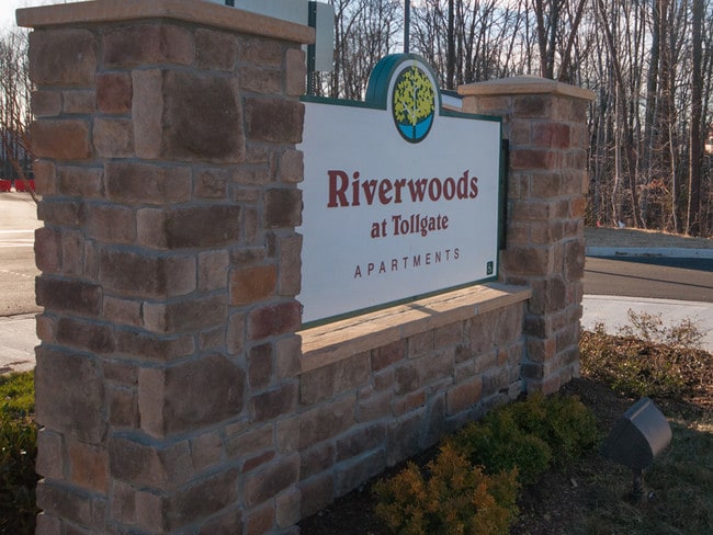 Welcome to Riverwoods at Tollgate!
