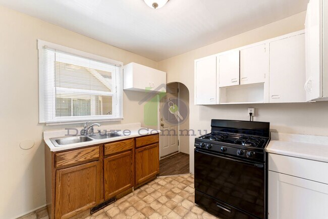 Photo - 904 Park St SW Unit 1