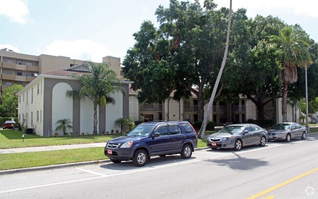 Photo - Amber Oaks Apartments
